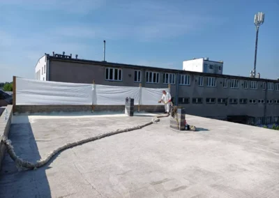 ocieplanie dachu hali przemysłowej pianą PUR Kielce